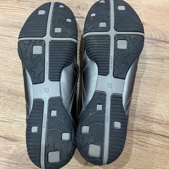 New in Box Champion Non-Mark Slip-Ons - Picture 2 of 9